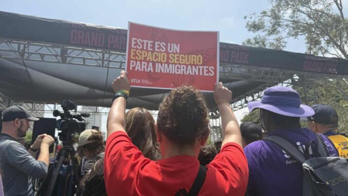 Sheinbaum pide a EE.UU. una reforma integral migratoria, tras redadas en California