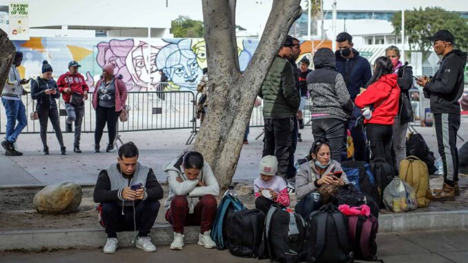 Decenas de detenidos en redadas de ICE en Los Ángeles con enfrentamientos