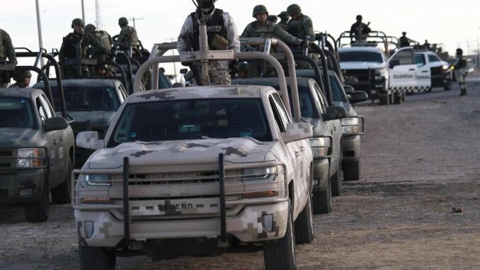 Agentes capturan a dos delincuentes y otros dos mueren en Sinaloa