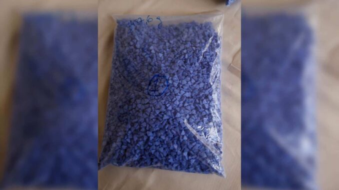 Autoridades incautan 287 kilos de metanfetamina ocultos en vehículo en Tijuana