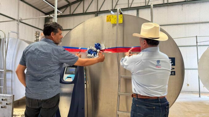 Entrega Secretaría de Desarrollo Rural equipo e insumos a más de 100 productores lecheros en Rosales