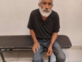 Piden apoyo para localizar a familia de hombre extraviado