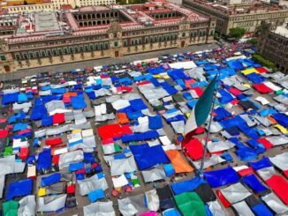 Evalúan asambleas de la CNTE levantar el plantón del Zócalo de la Ciudad de México