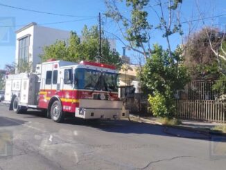 Controlan incendio de vehículo en vivienda de la colonia Altavista