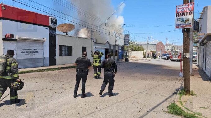 Incendio consume taller mecánico y refaccionaria en la colonia Granjas