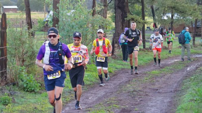 Se coronan corredores Rarámuri en los 63K del Ultra Maratón de los Cañones 2025