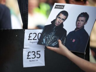 Oasis extiende su leyenda e inicia su gira mundial con un concierto supersónico en Cardiff