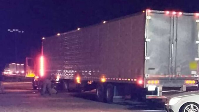 Aseguran a chofer de tractocamión con 80 paquetes de cocaína en SLP