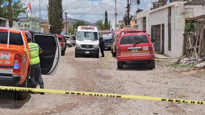 Hombre resulta electrocutado mientras podaba un árbol en la colonia Vicente Güereca