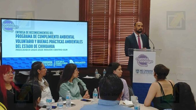 Entrega SDUE reconocimientos a empresas que cumplen con sus obligaciones y buenas prácticas ambientales