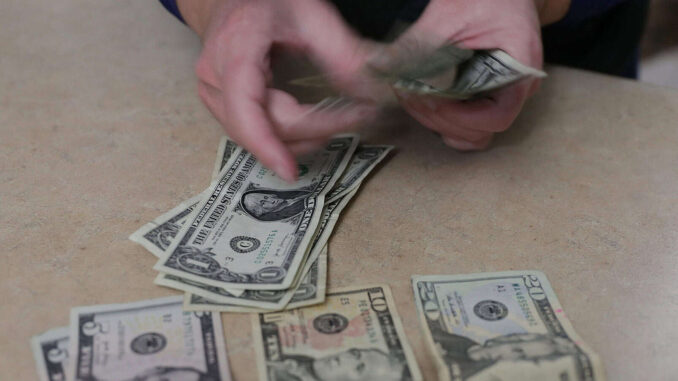 Sheinbaum celebra que impuesto a remesas en Estados Unidos baje a 1%; anuncia programa de reembolso