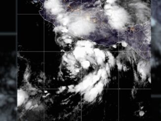 Se forma la depresión tropical Seis-E; podría evolucionar al huracán ‘Flossie’