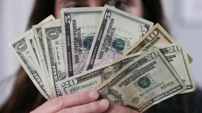 Senado de EE.UU. propone reducir impuesto a remesas al 1%