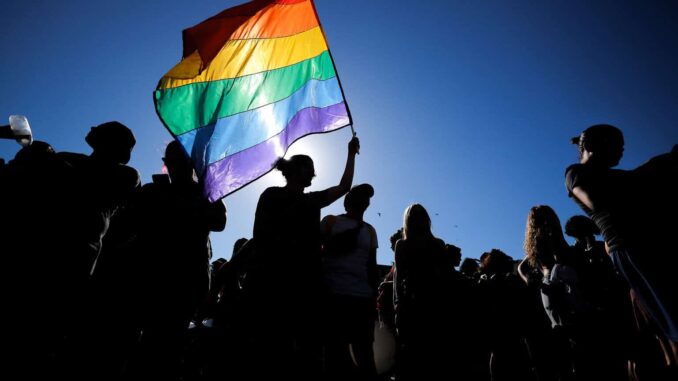 ONG en México alerta del “pánico” en juventudes LGTBI a «discursos de odio» de políticos