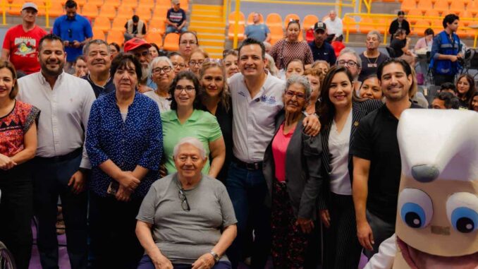 Entrega alcalde Bonilla aparatos auditivos del programa «Todo Oídos» 2025