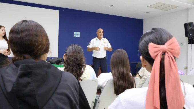 Invita Policía Municipal a sumar a jóvenes de difícil conducta a programa “Niñas, Niños y Adolescentes al Estudio”