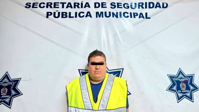 Arrestan a conductor armado tras conducir a exceso de velocidad en Parajes del Sur