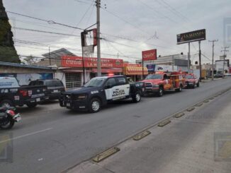 Niña sufre accidente con dispensador de juguetes en taquería de la colonia Granjas