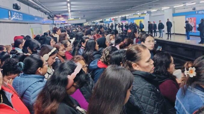 Metro opera con marcha lenta por lluvias; Línea 2, la más afectada
