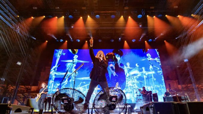 Maná conquista al público en Icónica Santalucía Sevilla Fest