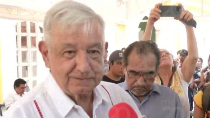Reaparece López Obrador tras nueve meses de ausencia