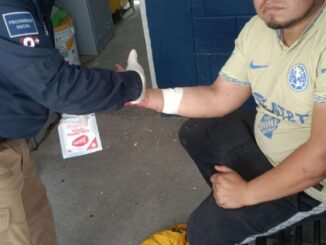 Agradece ciudadano a instructor de Academia de Policía por prestarle ayuda tras emergencia