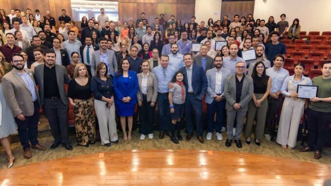 Participa alcalde Bonilla en programa ClimaAccelerator México y entrega constancias a starups finalistas