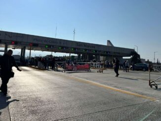 Maestros de la CNTE toman casetas de autopistas que van a Ciudad de México