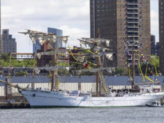 Sheinbaum califica de «mezquino» el uso político de la tragedia del buque escuela Cuauhtémoc.