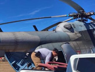 Apoya helicóptero de la Sedena en incendio forestal en Madera