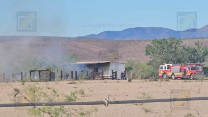 Incendio consume bodega en rancho de la localidad El 30, sin personas heridas