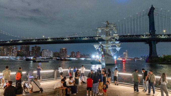 Lamenta Sheinbaum muerte de dos miembros de la tripulación del Buque Escuela Cuauhtémoc