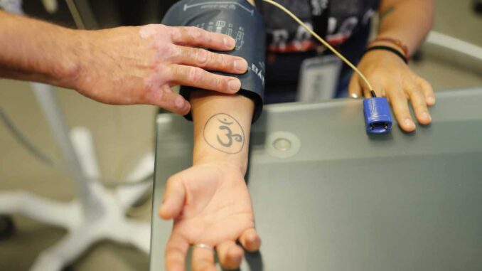 Médicos advierten de más casos de hipertensión a edades tempranas en México