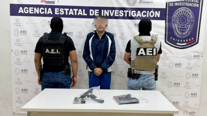 Arresta AEI a hombre que escondía pistola en mochila en la colonia Granjas de Chapultepec