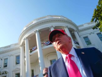 Trump ordena arrestar a quienes arrojen piedras contra vehículos de agentes migratorios