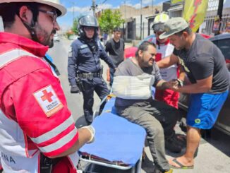 Motociclista resulta lesionado tras choque con automóvil en la avenida Juan Escutia