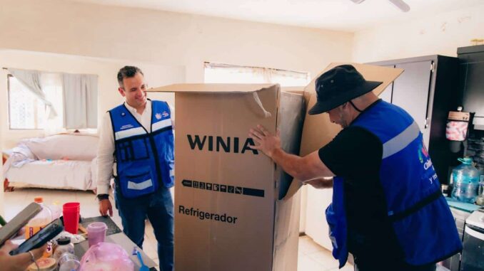 Continúa alcalde Bonilla haciendo entregas de electrodomésticos a familias afectadas por lluvias