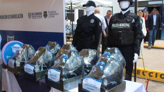 Entregan equipamiento a policías de 21 municipios en Meoqui