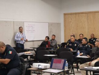 Capacitan a policías, bomberos y personal del 911 en manejo de personas difíciles