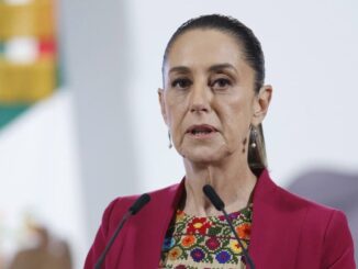 Exconsejeros del INE pueden participar en debate de reforma electoral, pero no están por encima de nadie: Sheinbaum