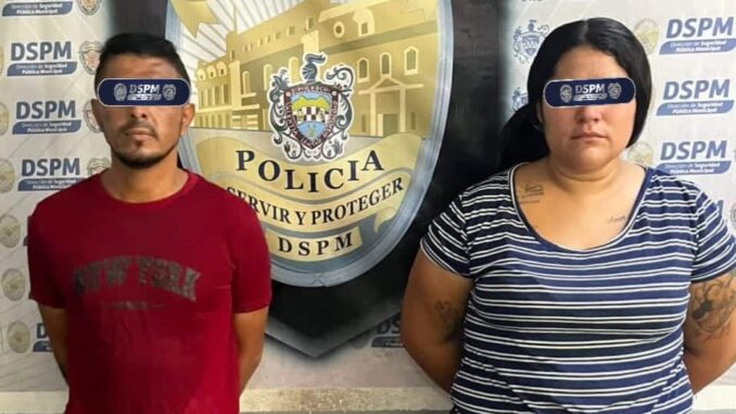 Municipales detienen a pareja involucrada en cinco asaltos a Oxxos