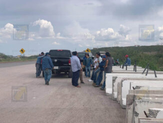 Bloqueo en brecha hacia caseta de Sacramento genera nuevo choque entre ejidatarios y autoridades