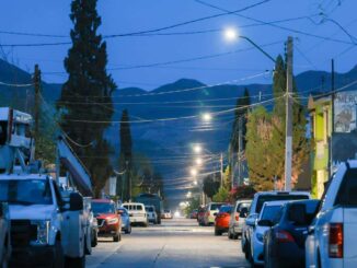 Modernizan calles de colonia Villa Nueva con luminarias LED