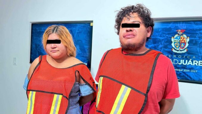 Detienen a pareja por causar destrozos en un Oxxo