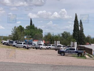 Aseguran vehículo tras persecución en carretera Chihuahua–Aldama