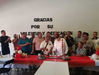 Reconocen a bomberos veteranos en el marco del Día del Bombero