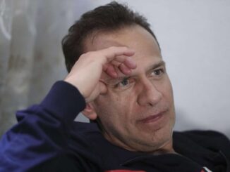 Israel Vallarta denunciará a funcionarios y pedirá libertad de familiares