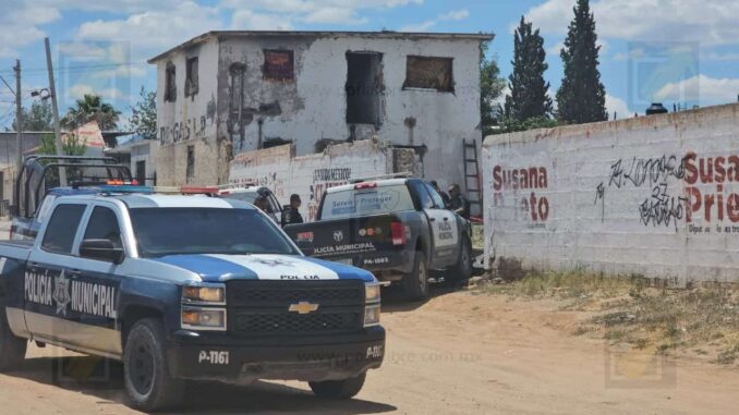 Hallan cuerpo enterrado en predio utilizado como picadero; hay tres detenidos