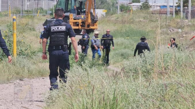 Encuentran encobijado y maniatado junto a las vías en Nombre de Dios