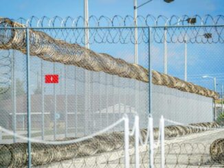 Trump recurre a cárceles locales para albergar migrantes ante alza en detenciones